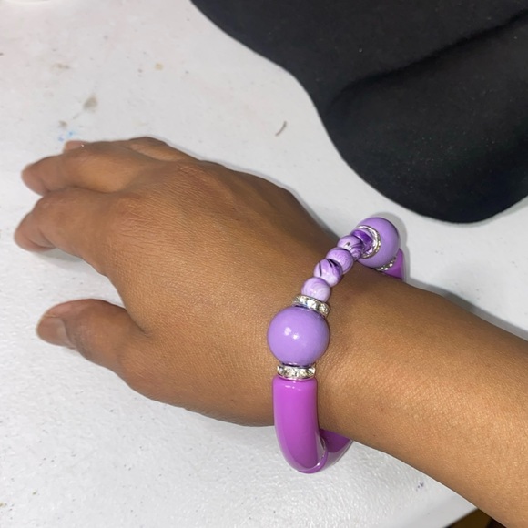 Modern Purple Beaded Bracelet with Silver Accents - Picture 4 of 5